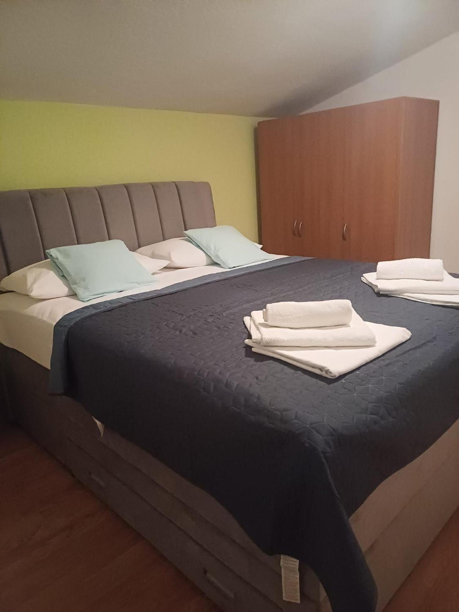Apartments Galic Pisak Exterior foto